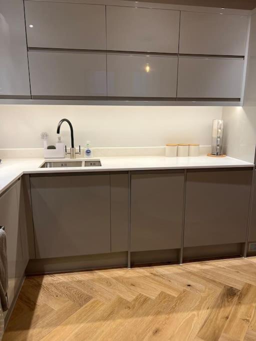 New Apartment, 10 Mins From Principality Stadium Cardiff Exterior foto